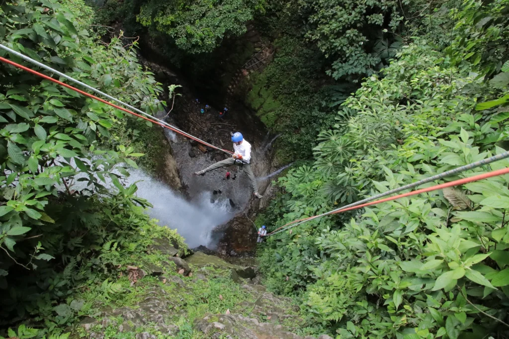CANYONING ARENAL
