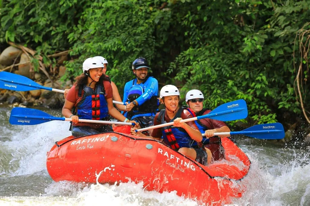 WHITE WATER RAFTING COSTA RICA ARENAL VOLCANO HELICONIAS NATURE INN--6