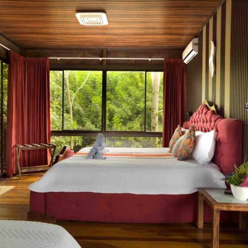 Deluxe Tree House